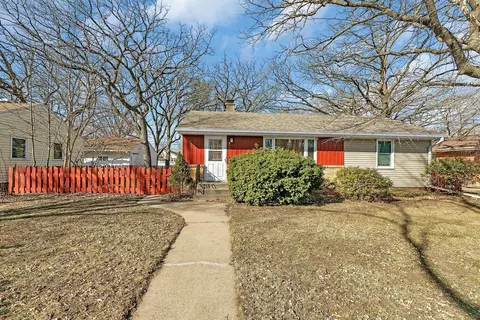 915 River Ave S, Sauk Rapids, MN 56379