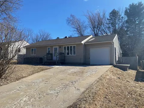 214 Guilford Rd, Hoyt Lakes, MN 55750