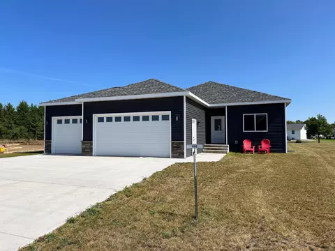 912 7th Ave NW, Perham, MN 56573