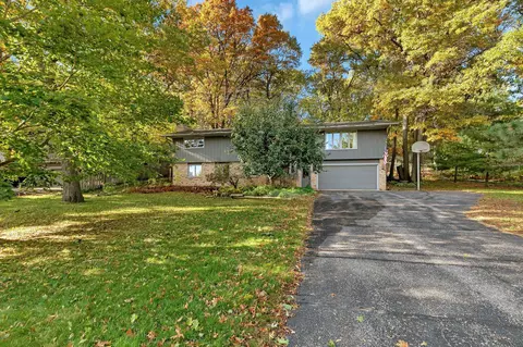 1517 Calvary Hill Ln, Saint Cloud, MN 56301