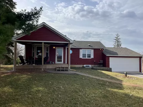 6575 Maple Dr, Waconia, MN 55387