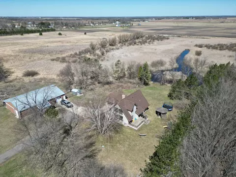 300 NE Clark Dr, Verndale, MN 56481
