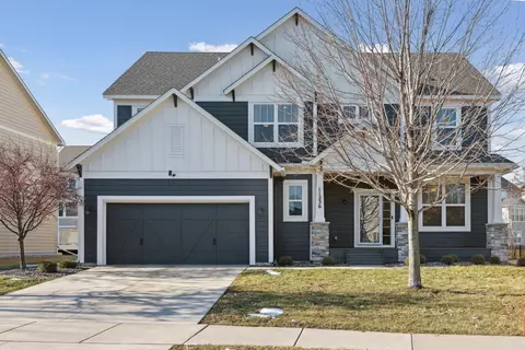 11236 Whitewater Dr, Woodbury, MN 55129