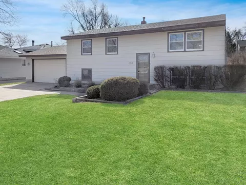 2154 Eldridge Ave E, North Saint Paul, MN 55109