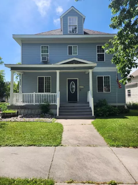 106 Lincoln Ave, Crookston, MN 56716