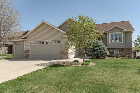3648 Odyssey Dr SW, Rochester, MN 55902