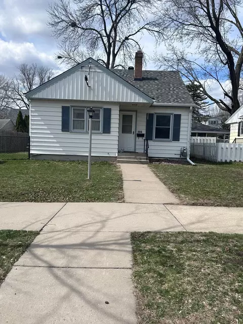 306 9th Ave N, Hopkins, MN 55343