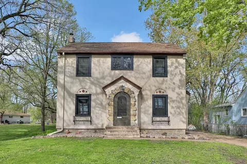 350 8th St SW, Forest Lake, MN 55025