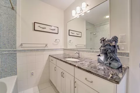 Bath - 1410 Epperstone Enclave NE, Byron, MN 55920 photo 6 of 7