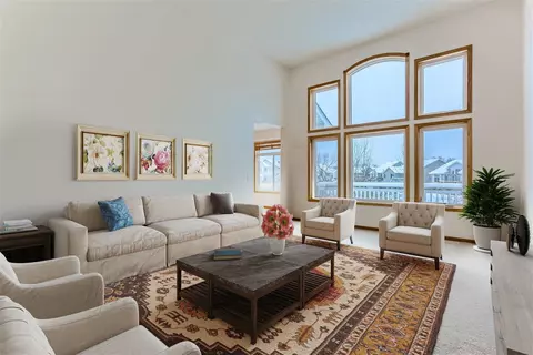 6611 Lipizzan Trl, Forest Lake, MN 55025