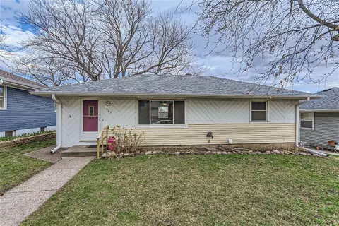 907 9th Ave S, South Saint Paul, MN 55075