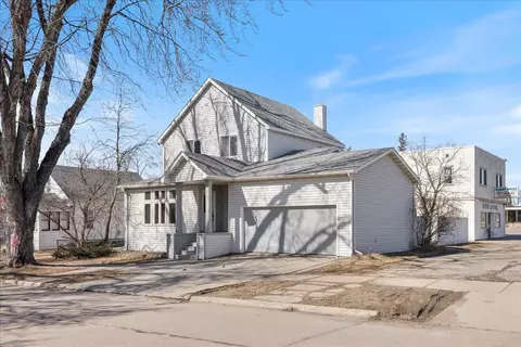 905 15th St N, Virginia, MN 55792