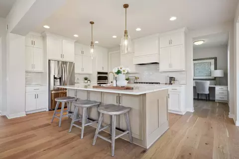 6506 Timber Arch Dr, Chaska, MN 55318