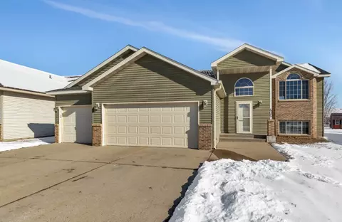 405 Iris Ln NE, Saint Joseph, MN 56374
