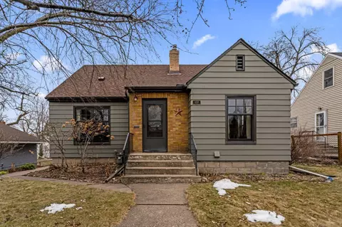 1217 Alameda St, Saint Paul, MN 55117