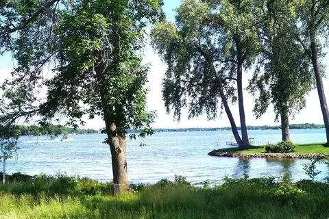 2484 Interlachen Rd, Spring Park, MN 55384