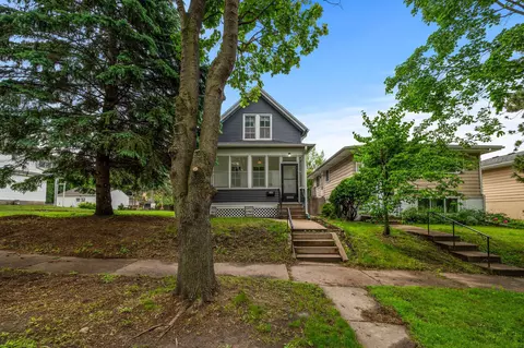 140 Page St E, Saint Paul, MN 55107