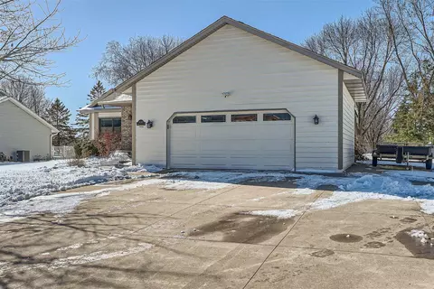 4140 154th Ct W, Rosemount, MN 55068