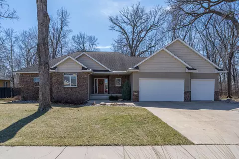 125 Oak Marsh Dr, Mankato, MN 56001