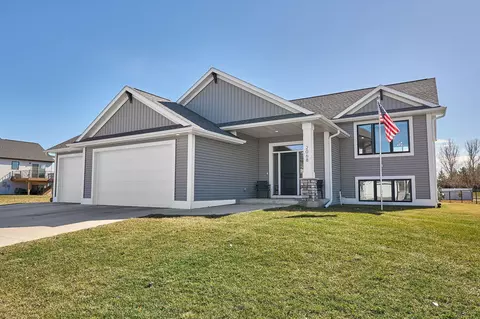 2068 Starburst Dr SW, Rochester, MN 55902
