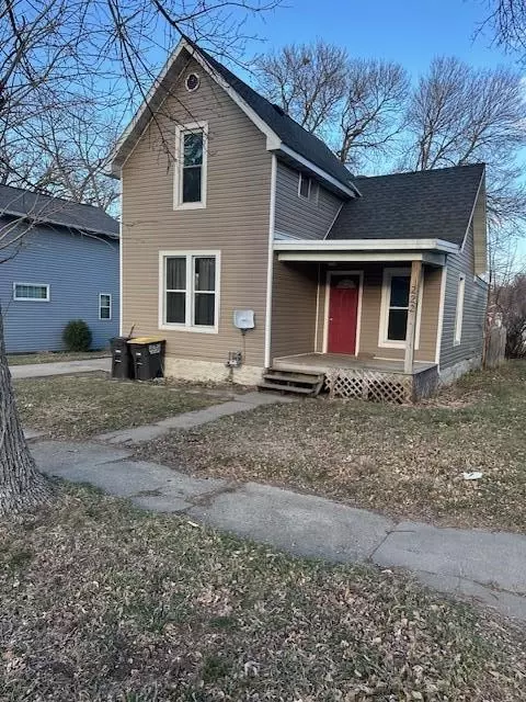 222 N Lincoln St, Lake Crystal, MN 56055