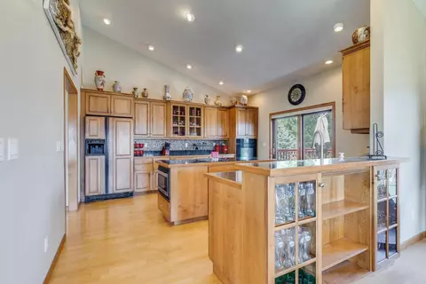 402 N Hill St, La Crescent, MN 55947 photo 9