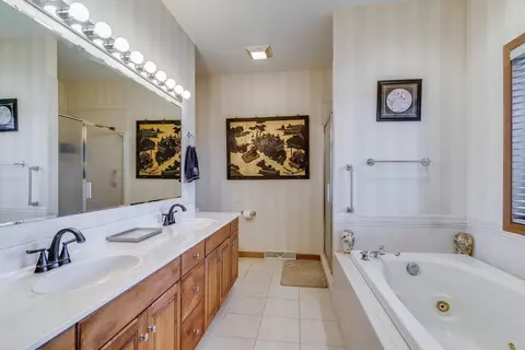 402 N Hill St, La Crescent, MN 55947 photo 11