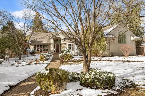 2249 Summit Ave, Saint Paul, MN 55105