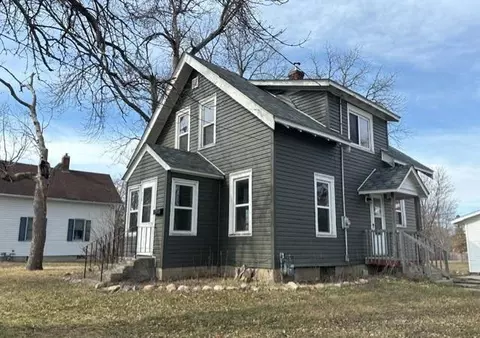 224 W Holly St, Owatonna, MN 55060