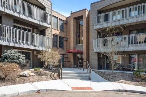2800 Hamline Ave N #135, Roseville, MN 55113