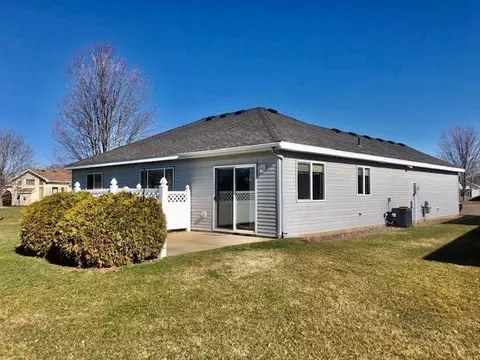 1164 Willow Run Ct, Waite Park, MN 56387