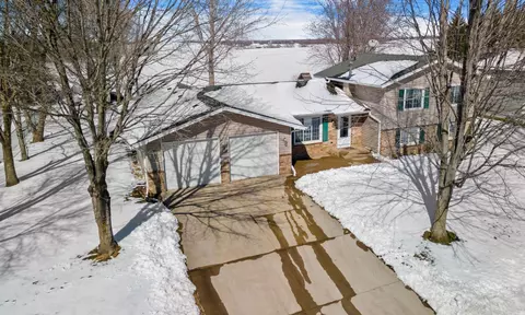 8960 Trista Ln, Saint Bonifacius, MN 55375