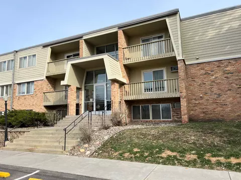 7316 W 22nd St #114, Saint Louis Park, MN 55426