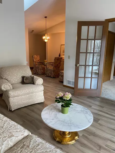 1037 Pond View Ct #1037, Vadnais Heights, MN 55127