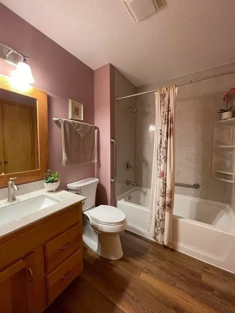 409 August Hills Dr, La Crescent, MN 55947 photo 6