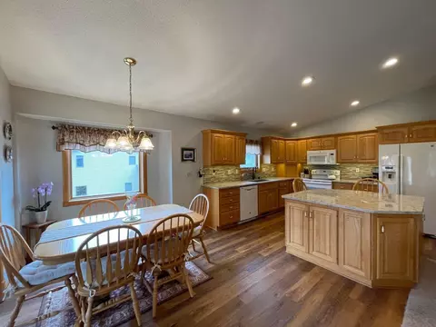 409 August Hills Dr, La Crescent, MN 55947 photo 2