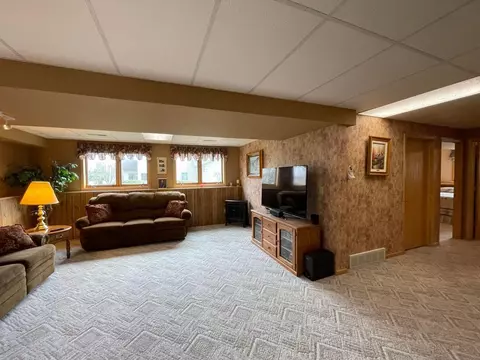 409 August Hills Dr, La Crescent, MN 55947 photo 18