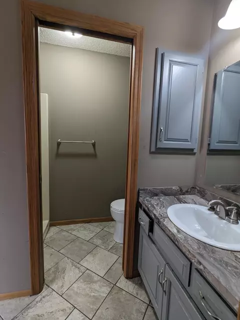 2123 Shannon Dr, Saint Cloud, MN 56301 photo 8