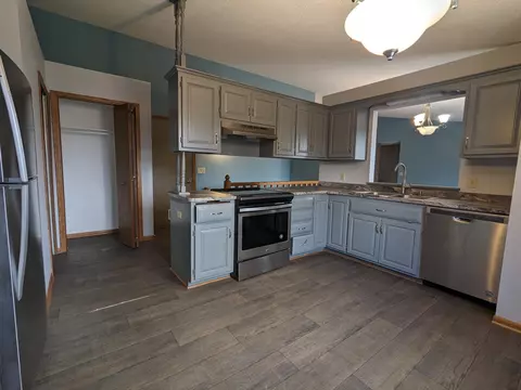 2123 Shannon Dr, Saint Cloud, MN 56301 photo 5