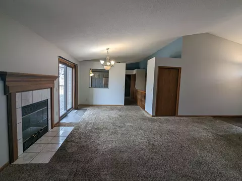 2123 Shannon Dr, Saint Cloud, MN 56301 photo 4