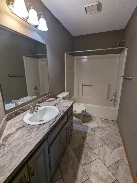2123 Shannon Dr, Saint Cloud, MN 56301 photo 11
