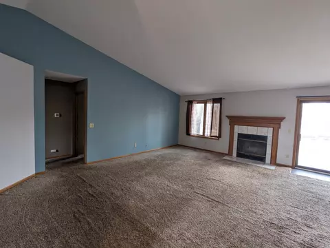 2123 Shannon Dr, Saint Cloud, MN 56301 photo 3