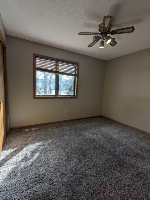 2123 Shannon Dr, Saint Cloud, MN 56301 photo 9