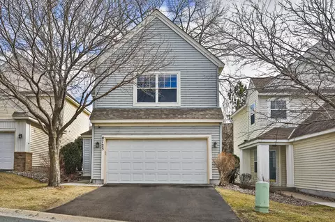 8723 N Bay Dr #401, Chanhassen, MN 55317