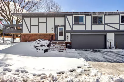 6973 Macbeth Cir, Woodbury, MN 55125