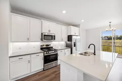 1571 Tompkins Ln, West Saint Paul, MN 55118