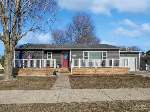 114 S 6th Ave E, Truman, MN 56088