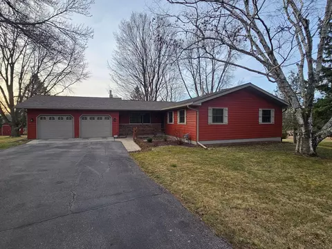 3760 Spring Green Ct NE, Rochester, MN 55906