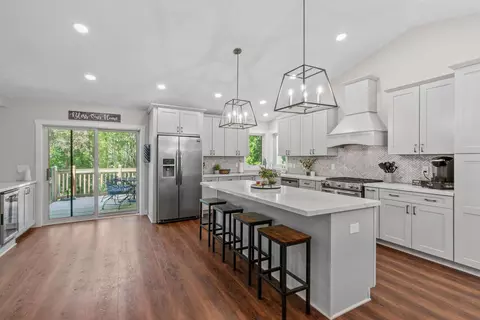 2878 Meadow Brook Dr, Woodbury, MN 55125
