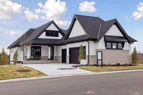 101 Spring Farm Rd, North Oaks, MN 55127